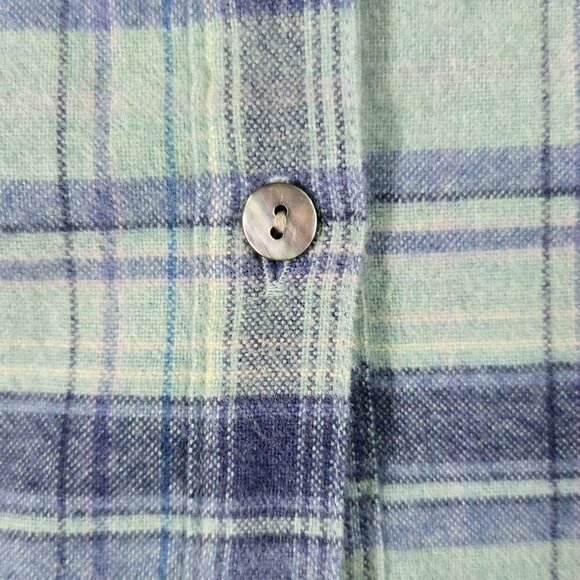 L.L. Bean 100% Cotton Flannel Blue Plaid Split Neck Button-Up Shirt Cabincore - Picture 5 of 9